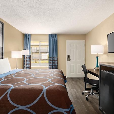Motel Super 8 By Wyndham Gulfport Biloxi Airport Exterior foto