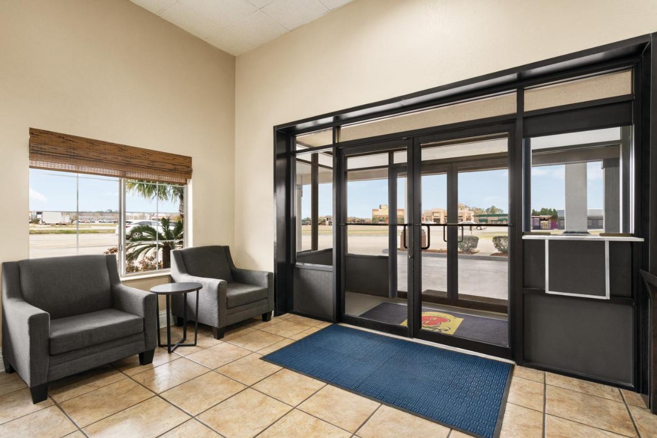 Motel Super 8 By Wyndham Gulfport Biloxi Airport Exterior foto