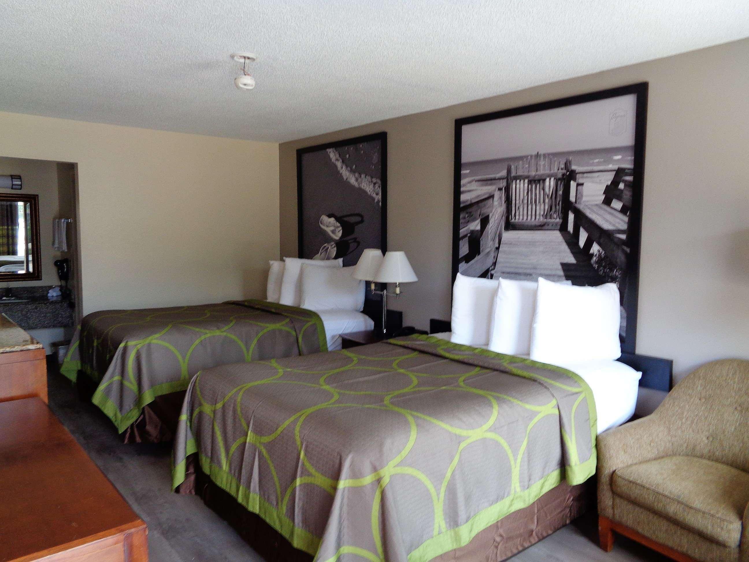 Motel Super 8 By Wyndham Gulfport Biloxi Airport Exterior foto