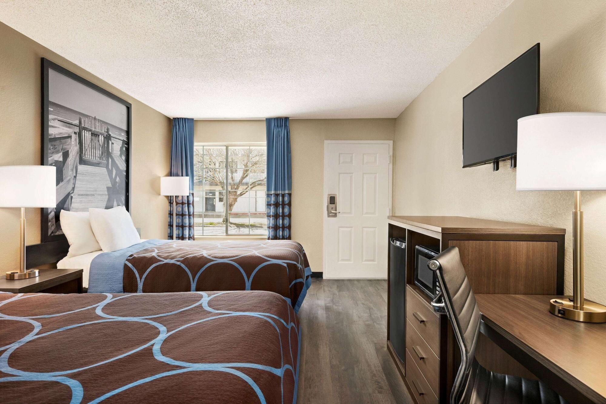 Motel Super 8 By Wyndham Gulfport Biloxi Airport Exterior foto